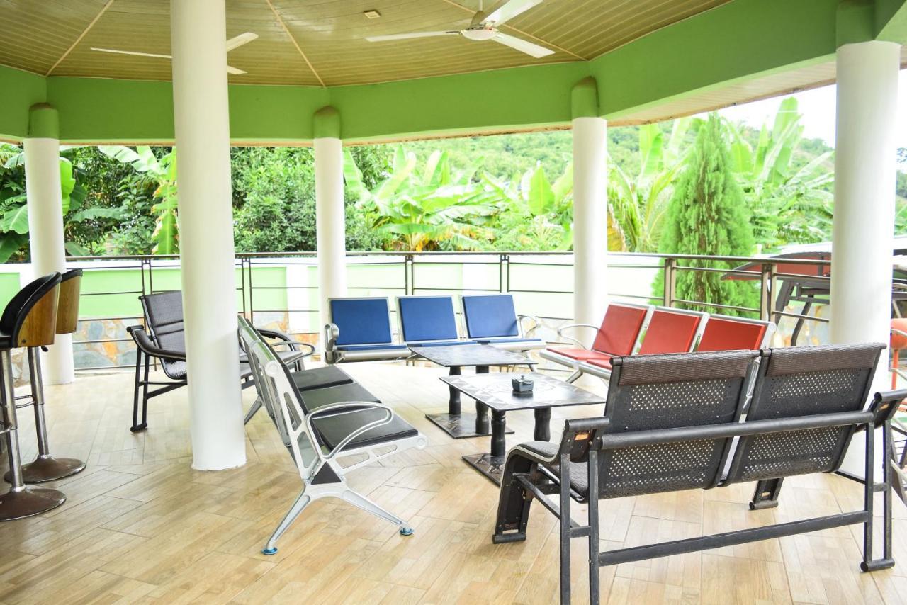 Akosombo 3A'S Guest House מראה חיצוני תמונה