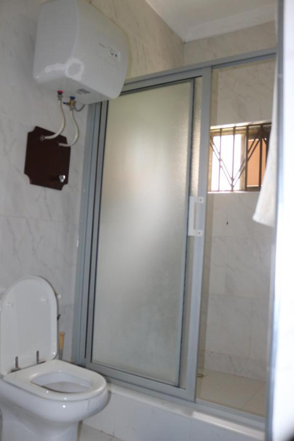 Akosombo 3A'S Guest House מראה חיצוני תמונה