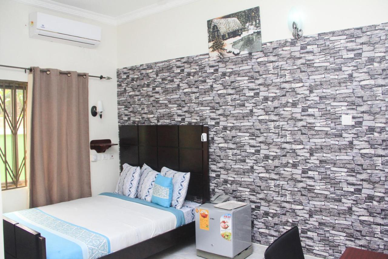 Akosombo 3A'S Guest House מראה חיצוני תמונה