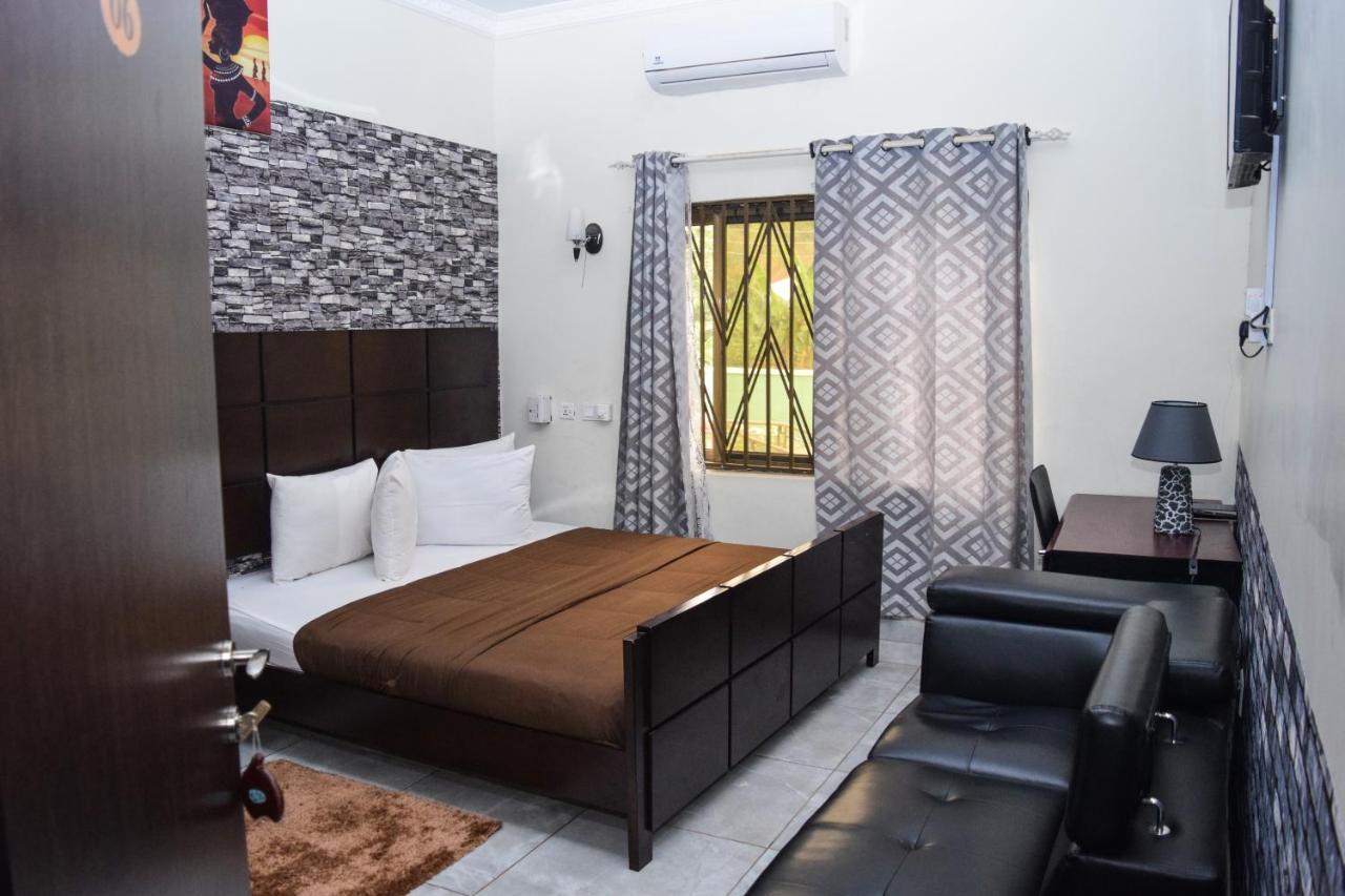 Akosombo 3A'S Guest House מראה חיצוני תמונה