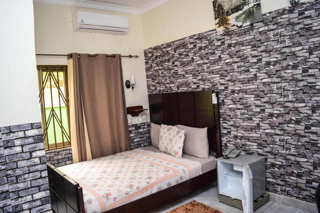 Akosombo 3A'S Guest House מראה חיצוני תמונה