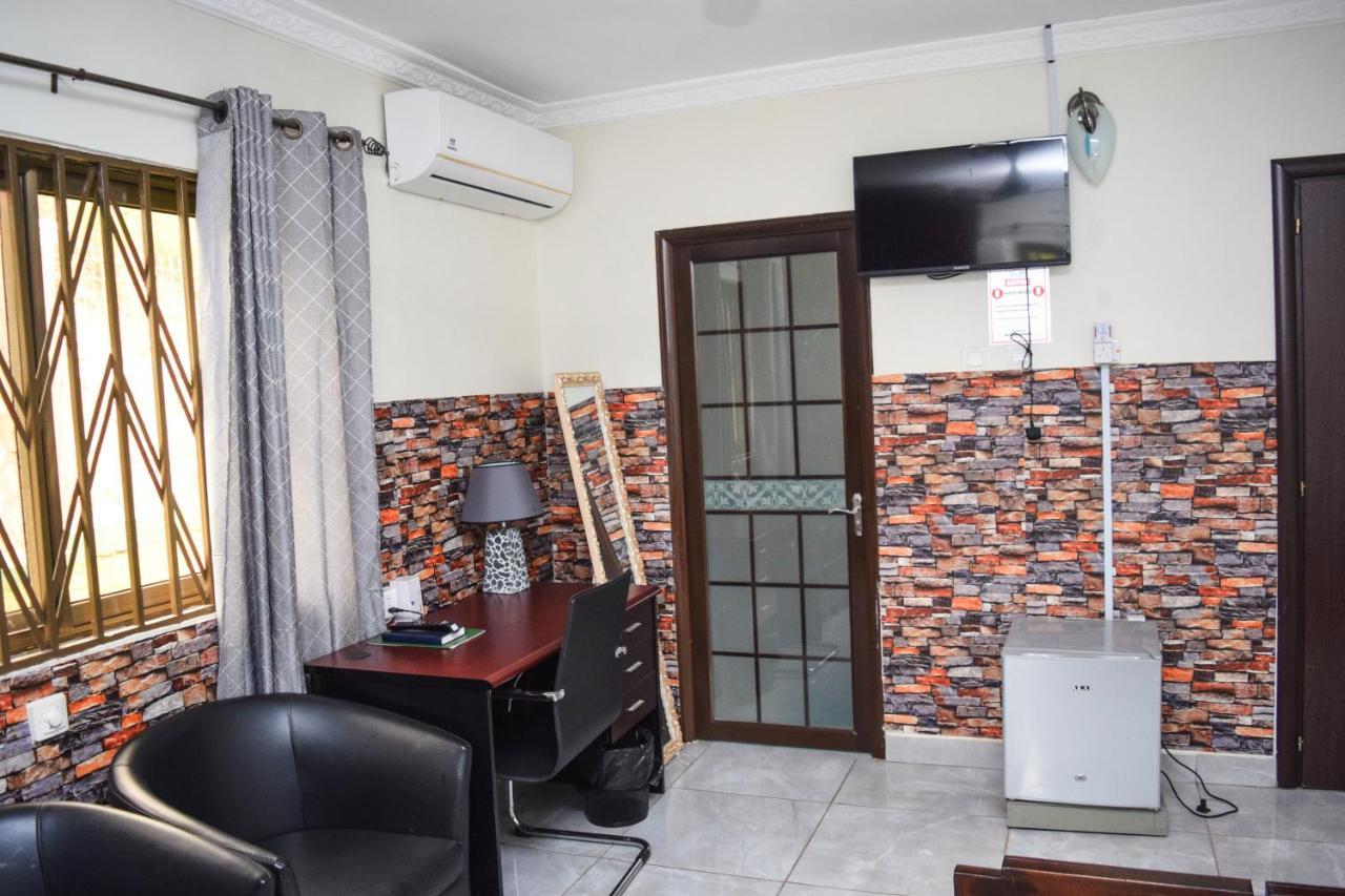 Akosombo 3A'S Guest House מראה חיצוני תמונה