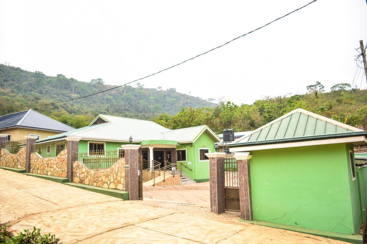 Akosombo 3A'S Guest House מראה חיצוני תמונה