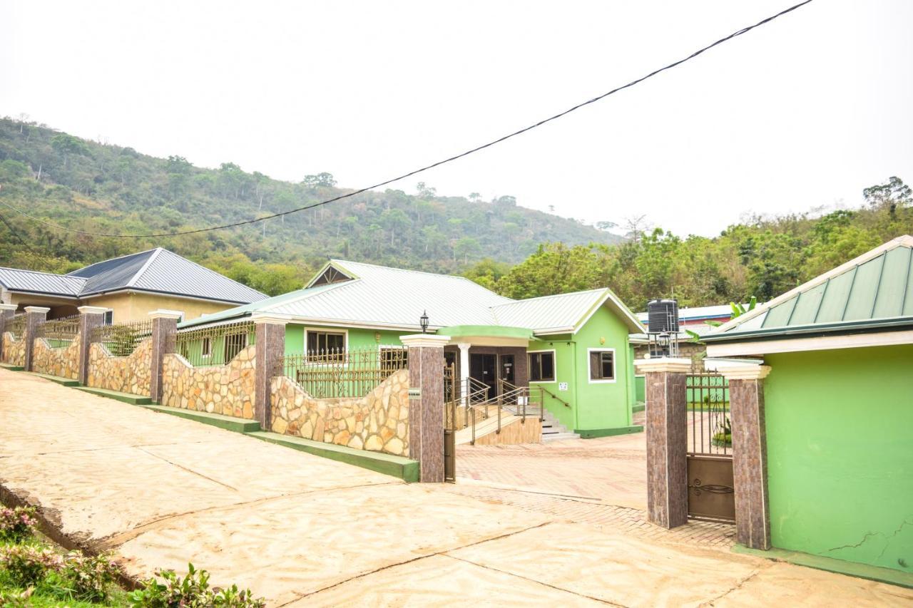 Akosombo 3A'S Guest House מראה חיצוני תמונה